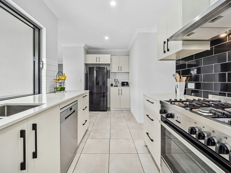 7 Munderra Close, Smithfield QLD 4878