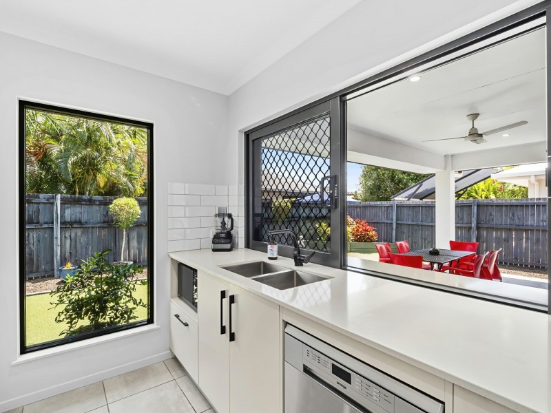 7 Munderra Close, Smithfield QLD 4878