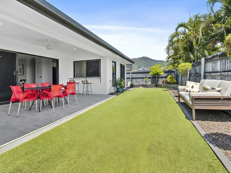 7 Munderra Close, Smithfield QLD 4878
