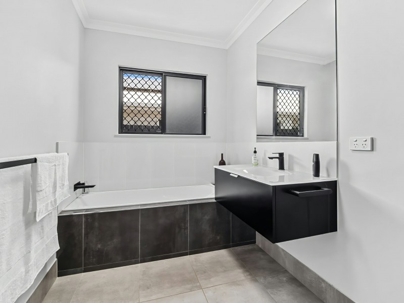 7 Munderra Close, Smithfield QLD 4878