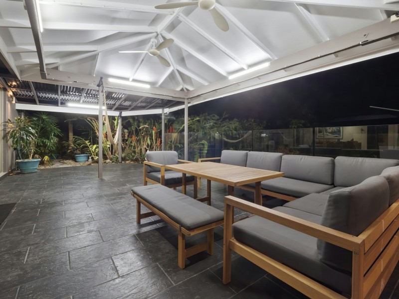 8 Lillian Road, Palm Cove QLD 4879