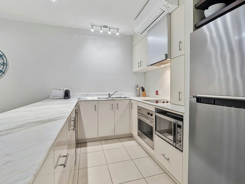 6413-14/123-127 Williams Esplanade, Palm Cove QLD 4879