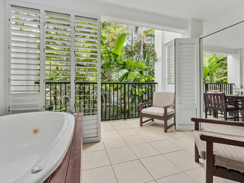 6413-14/123-127 Williams Esplanade, Palm Cove QLD 4879