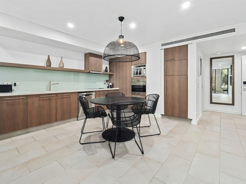 426-427/5 Triton Street, Palm Cove QLD 4879
