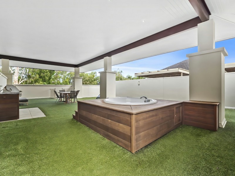 426-427/5 Triton Street, Palm Cove QLD 4879