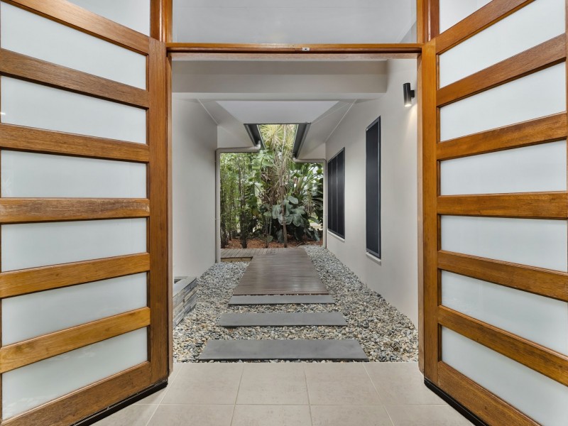 3 Muller Street, Palm Cove QLD 4879