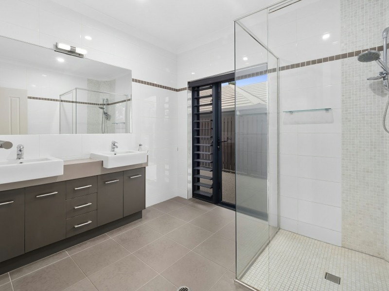 3 Muller Street, Palm Cove QLD 4879