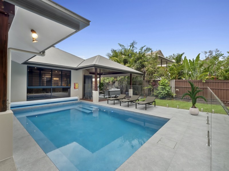 3 Muller Street, Palm Cove QLD 4879