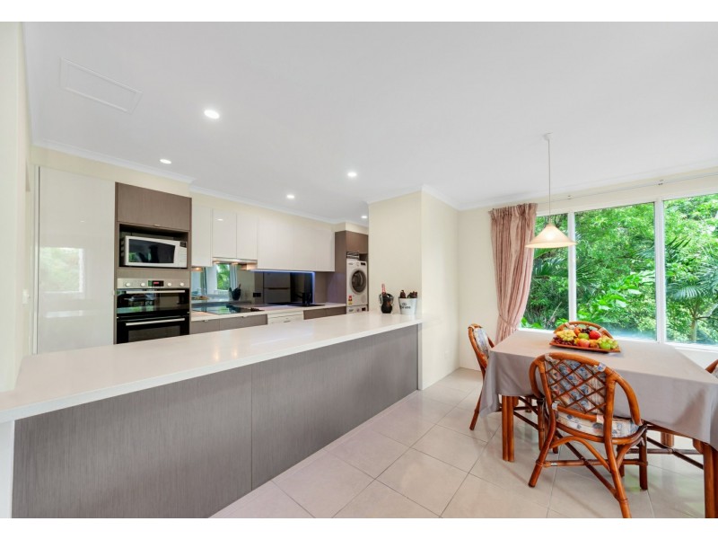 Apartment 327/327/305 Coral Coast Drive, Palm Cove QLD 4879