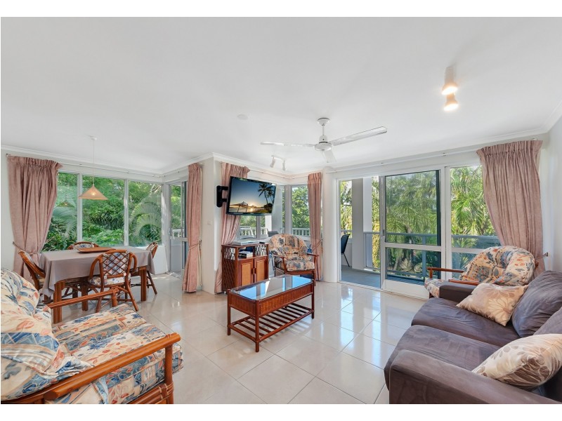 Apartment 327/327/305 Coral Coast Drive, Palm Cove QLD 4879