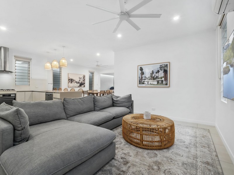 76 Cascade Blvd, Palm Cove QLD 4879