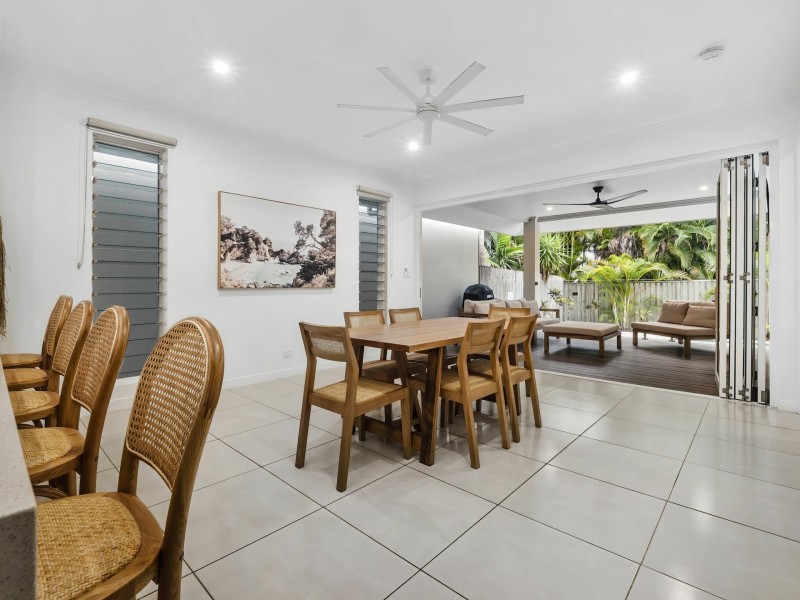 76 Cascade Blvd, Palm Cove QLD 4879