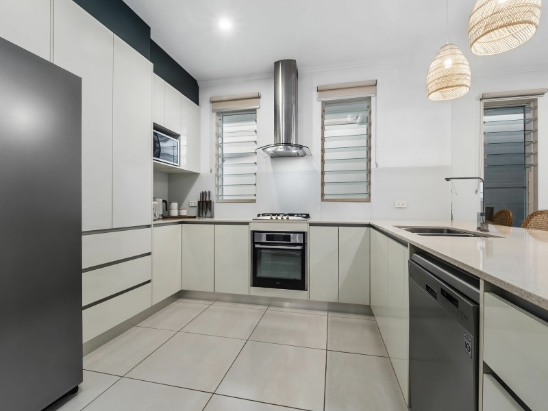 76 Cascade Blvd, Palm Cove QLD 4879