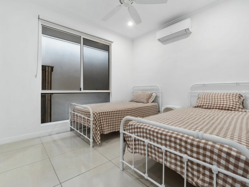 76 Cascade Blvd, Palm Cove QLD 4879