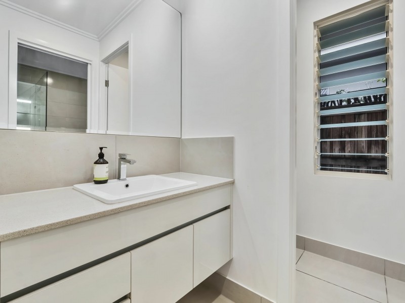 76 Cascade Blvd, Palm Cove QLD 4879