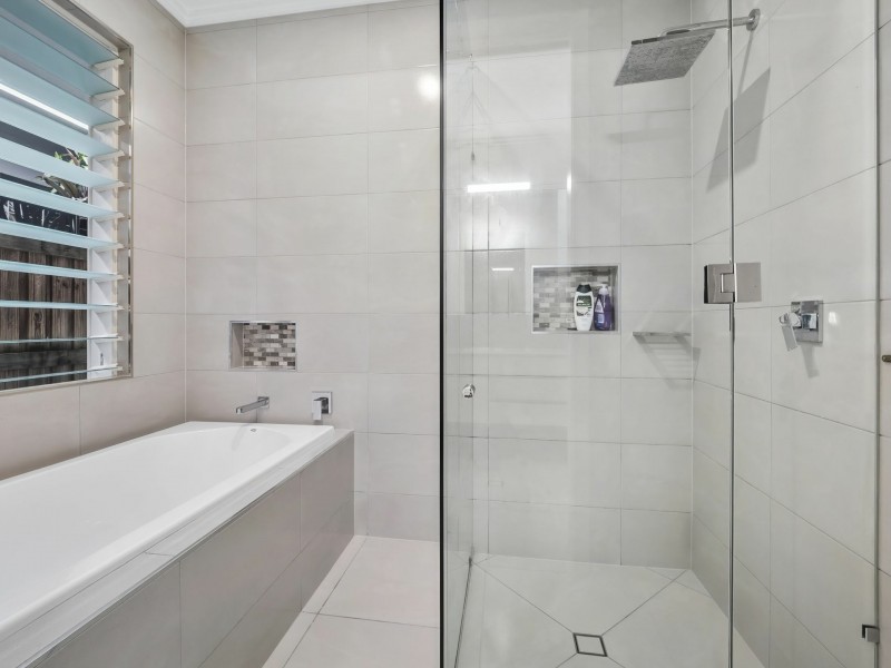 76 Cascade Blvd, Palm Cove QLD 4879