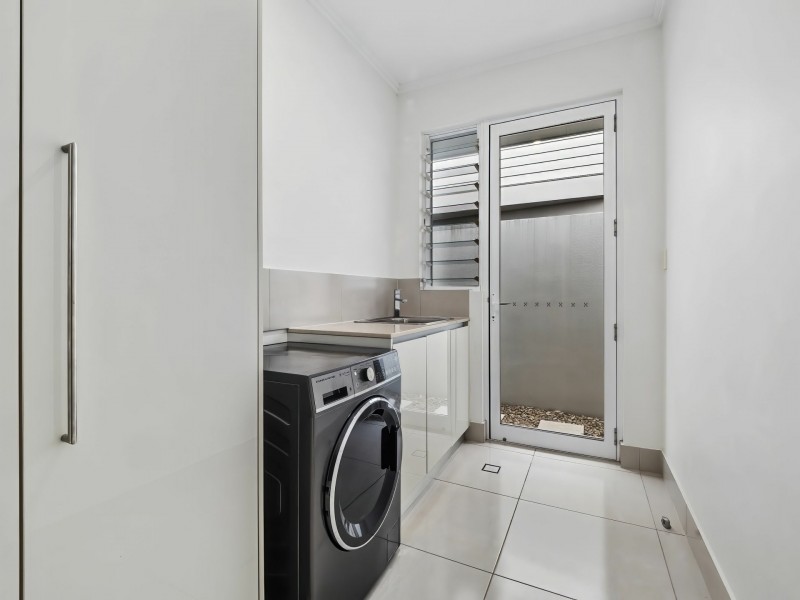 76 Cascade Blvd, Palm Cove QLD 4879