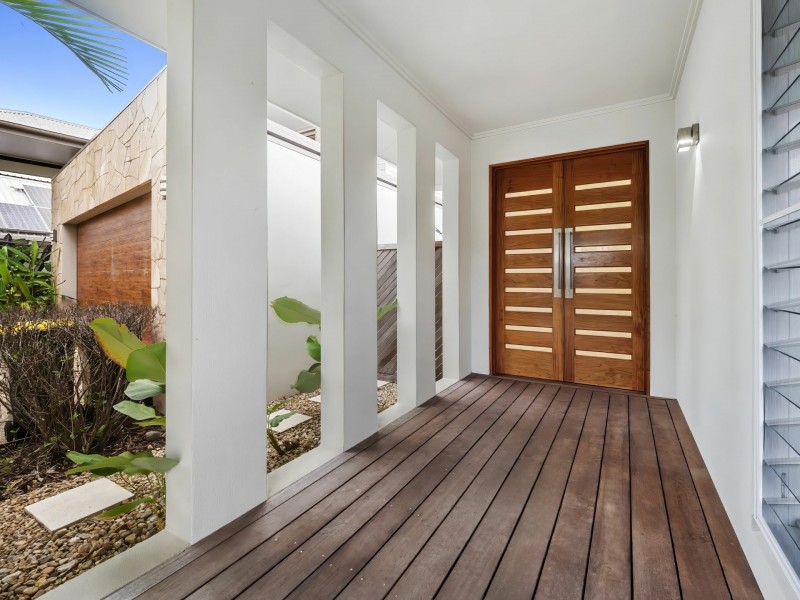 76 Cascade Blvd, Palm Cove QLD 4879