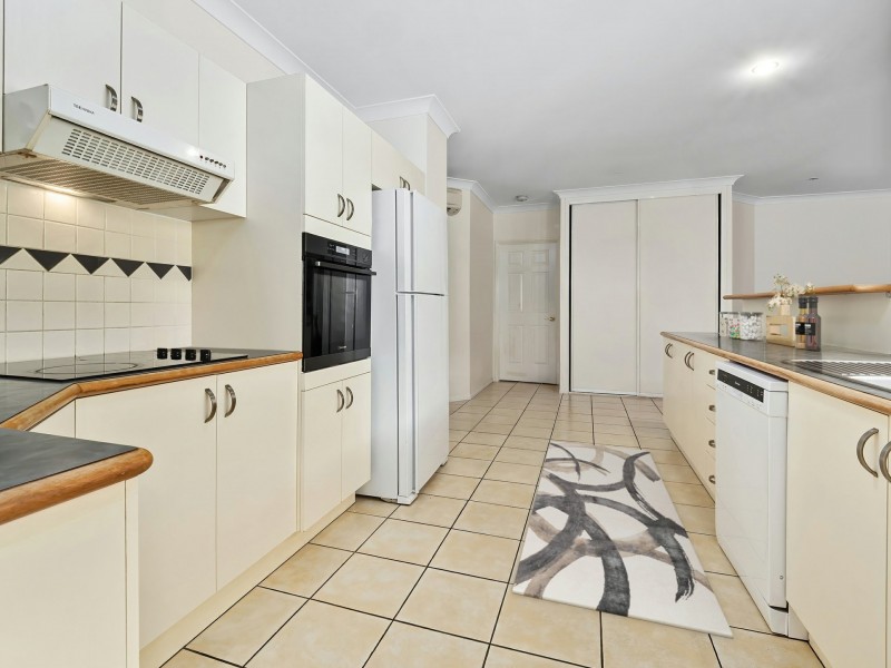 24 Parkinson Avenue, Kewarra Beach QLD 4879