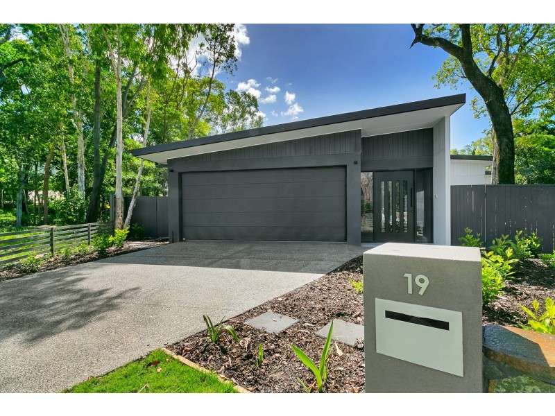 19 Onyx St, Clifton Beach QLD 4879