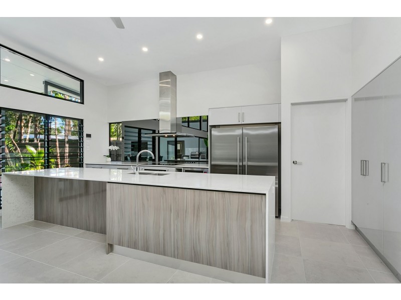 19 Onyx St, Clifton Beach QLD 4879