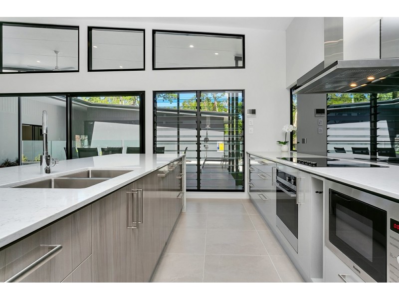 19 Onyx St, Clifton Beach QLD 4879