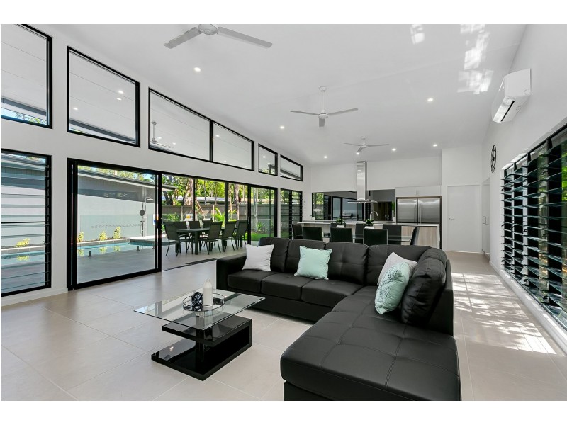 19 Onyx St, Clifton Beach QLD 4879