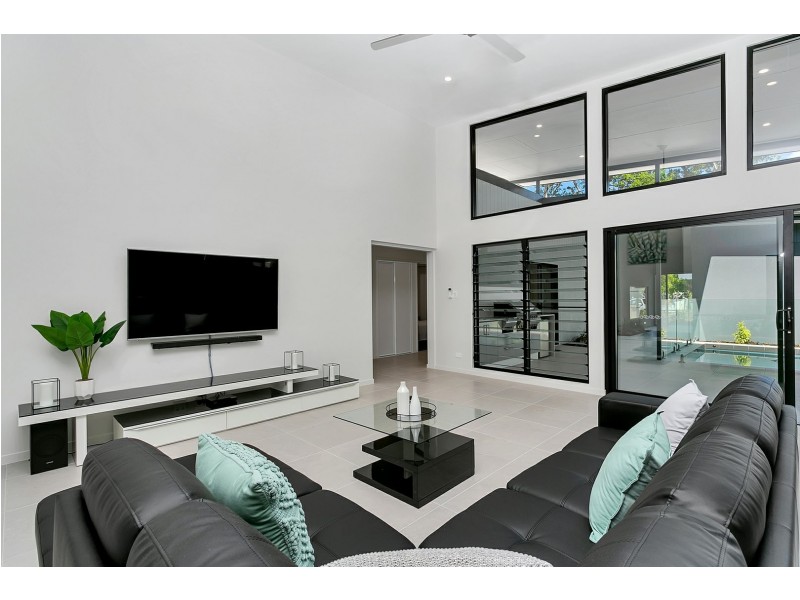 19 Onyx St, Clifton Beach QLD 4879