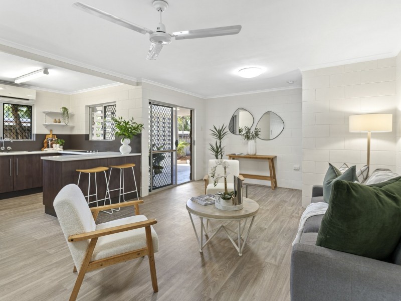 1/7 Golf St, Yorkeys Knob QLD 4878