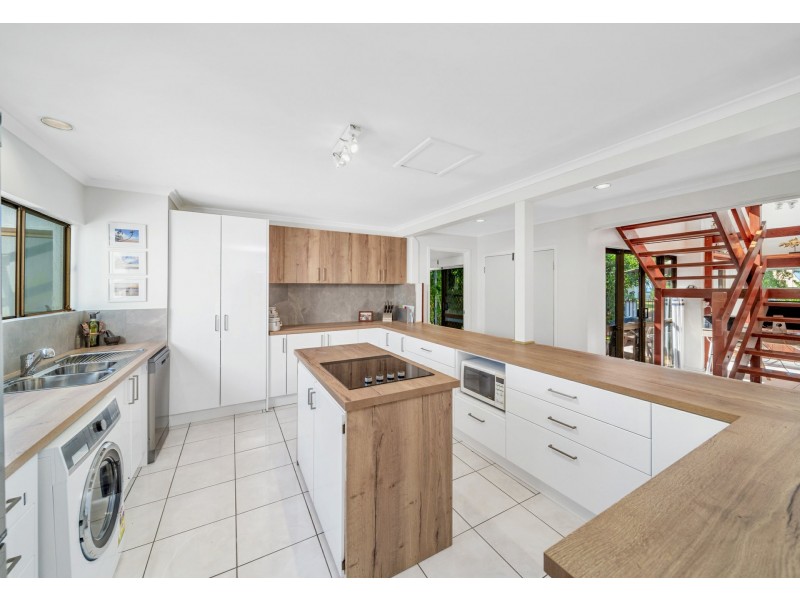 6 Wongaling Beach Road, Wongaling Beach QLD 4852