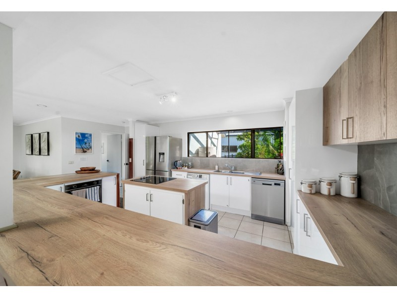 6 Wongaling Beach Road, Wongaling Beach QLD 4852
