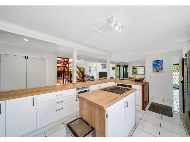 6 Wongaling Beach Road, Wongaling Beach QLD 4852