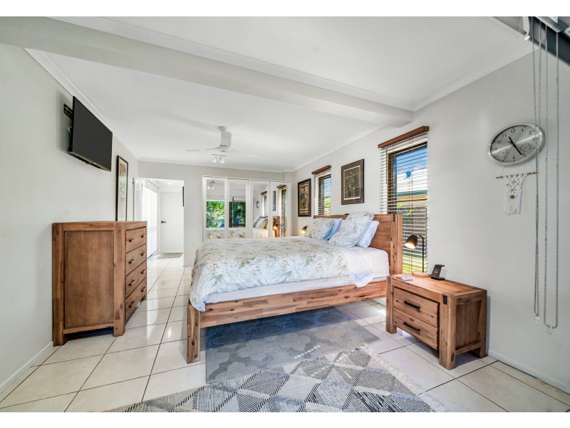 6 Wongaling Beach Road, Wongaling Beach QLD 4852