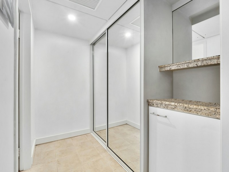 4303/2-22 Veivers Road, Palm Cove QLD 4879