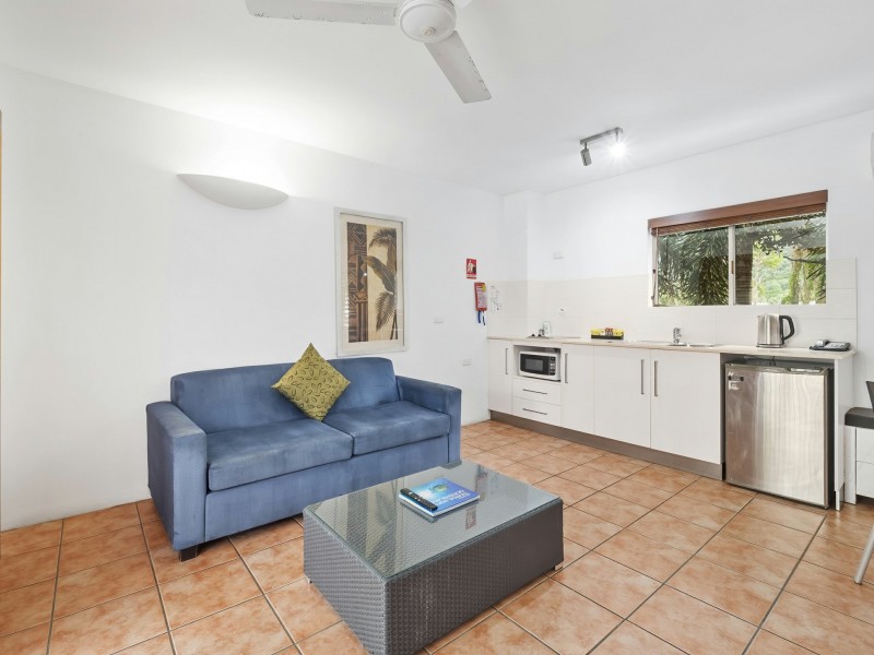 Unit 213/121 Williams Esplanade, Palm Cove QLD 4879