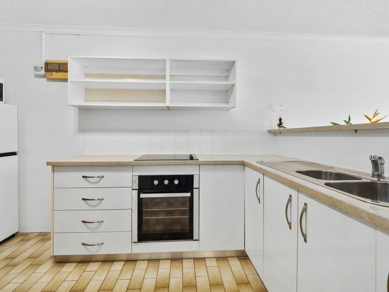 2/6 Deauville Close, Yorkeys Knob QLD 4878
