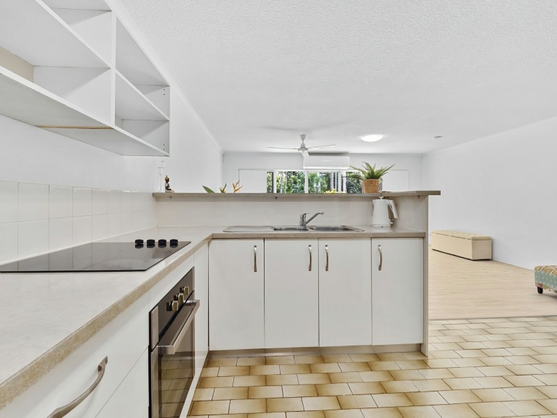 2/6 Deauville Close, Yorkeys Knob QLD 4878