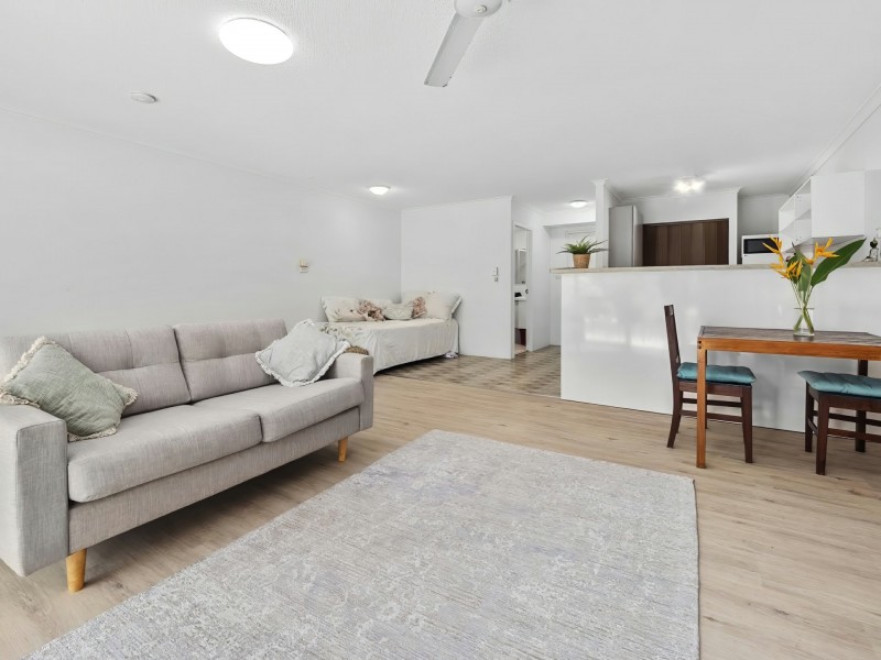 2/6 Deauville Close, Yorkeys Knob QLD 4878