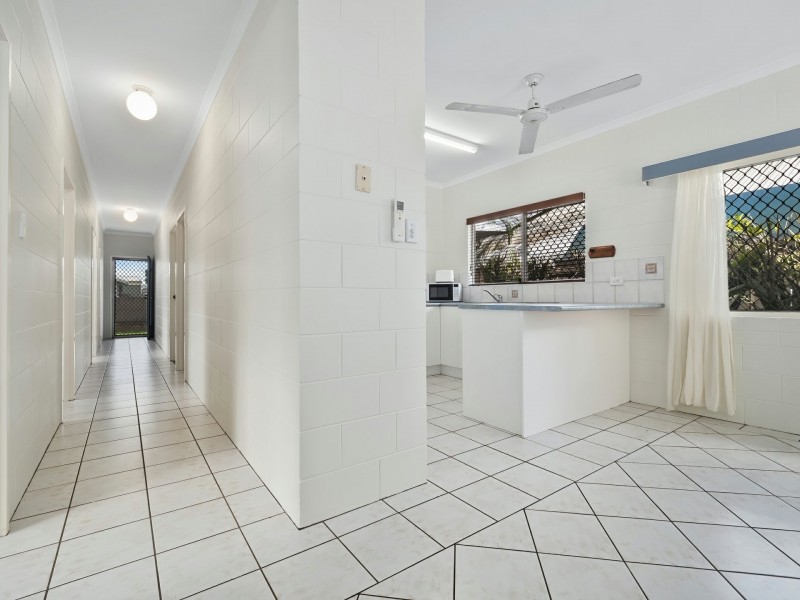 27 Osborn Crescent, Edmonton QLD 4869