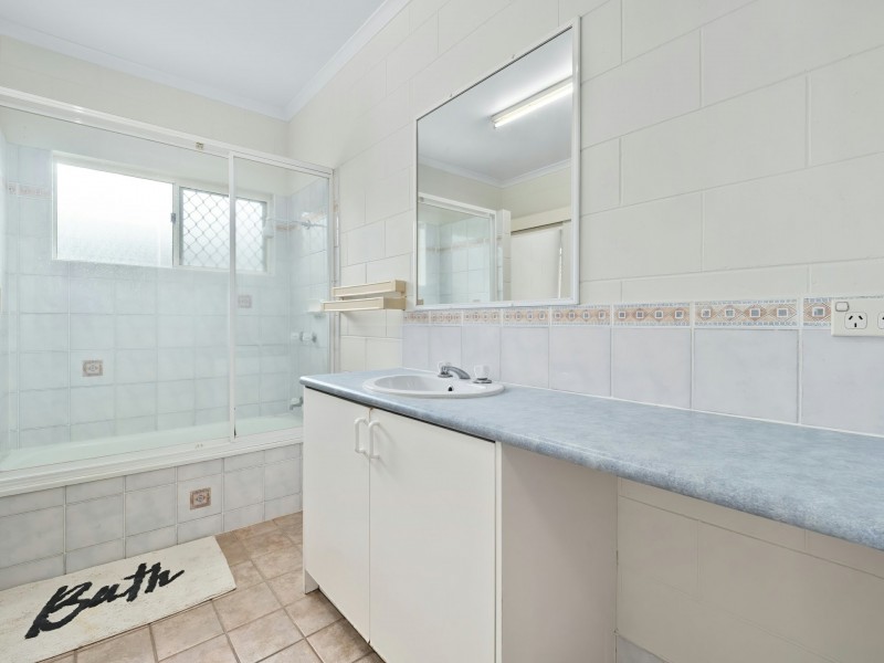 27 Osborn Crescent, Edmonton QLD 4869