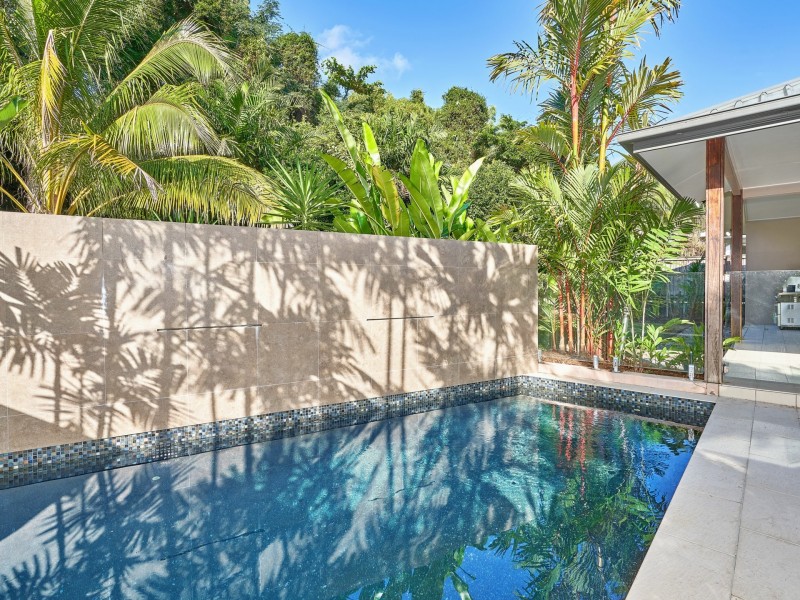 21 Aurelia Rd, Palm Cove QLD 4879