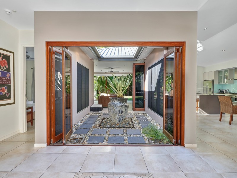 21 Aurelia Rd, Palm Cove QLD 4879