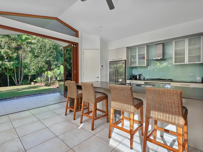 21 Aurelia Rd, Palm Cove QLD 4879