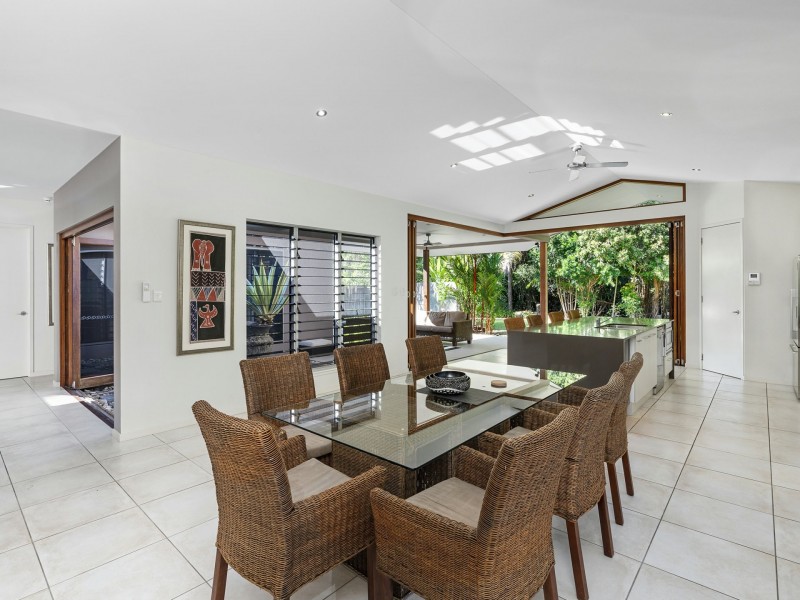 21 Aurelia Rd, Palm Cove QLD 4879