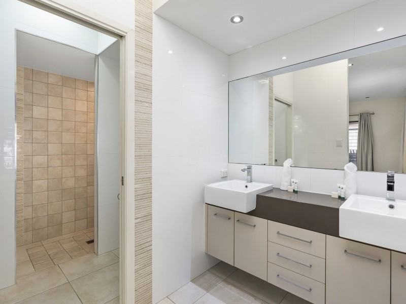 21 Aurelia Rd, Palm Cove QLD 4879