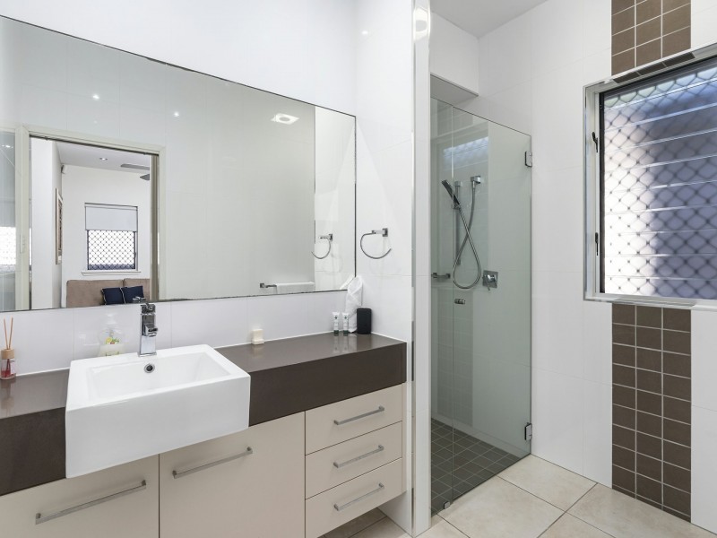 21 Aurelia Rd, Palm Cove QLD 4879