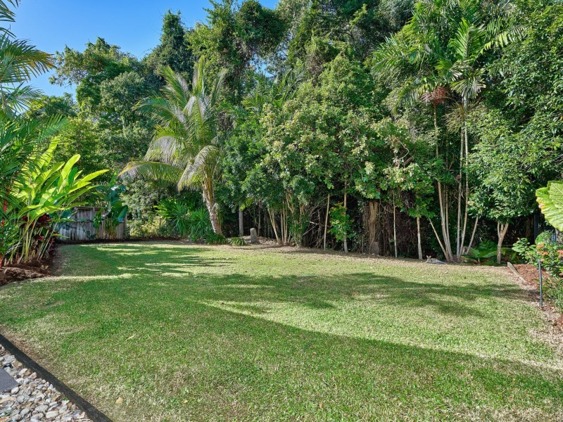 21 Aurelia Rd, Palm Cove QLD 4879
