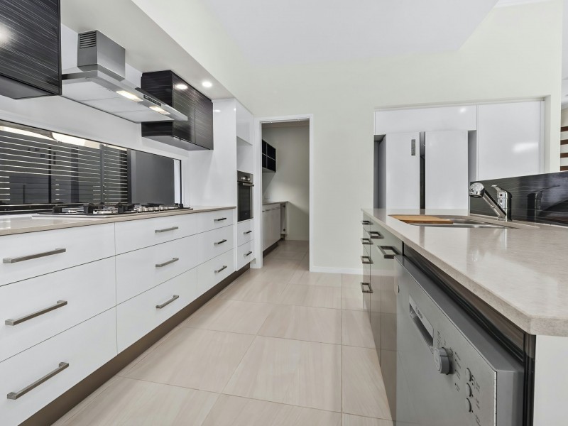 47 Freshwater Ave, Palm Cove QLD 4879