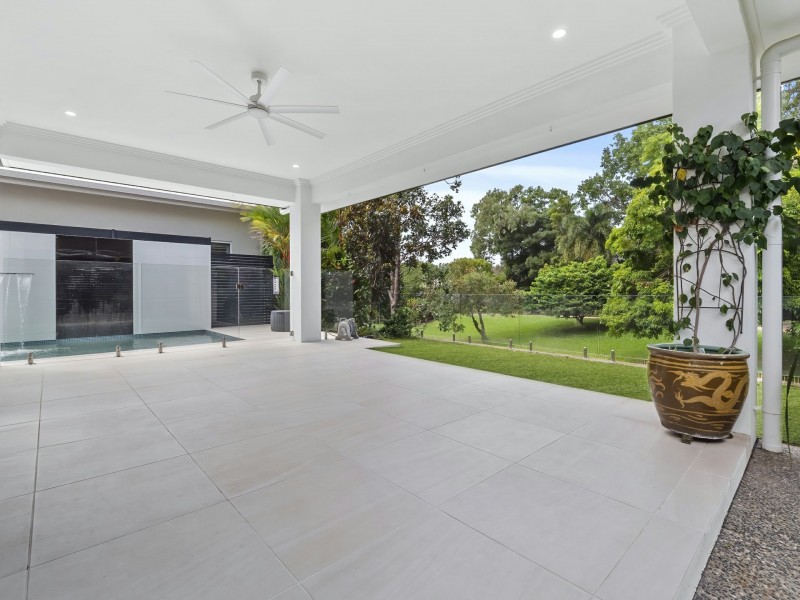 47 Freshwater Ave, Palm Cove QLD 4879