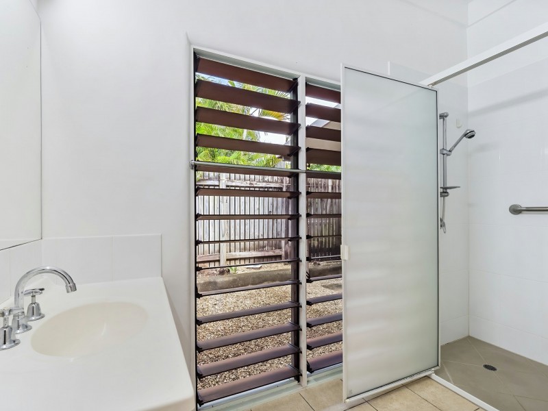 11 Euston Close, Clifton Beach QLD 4879